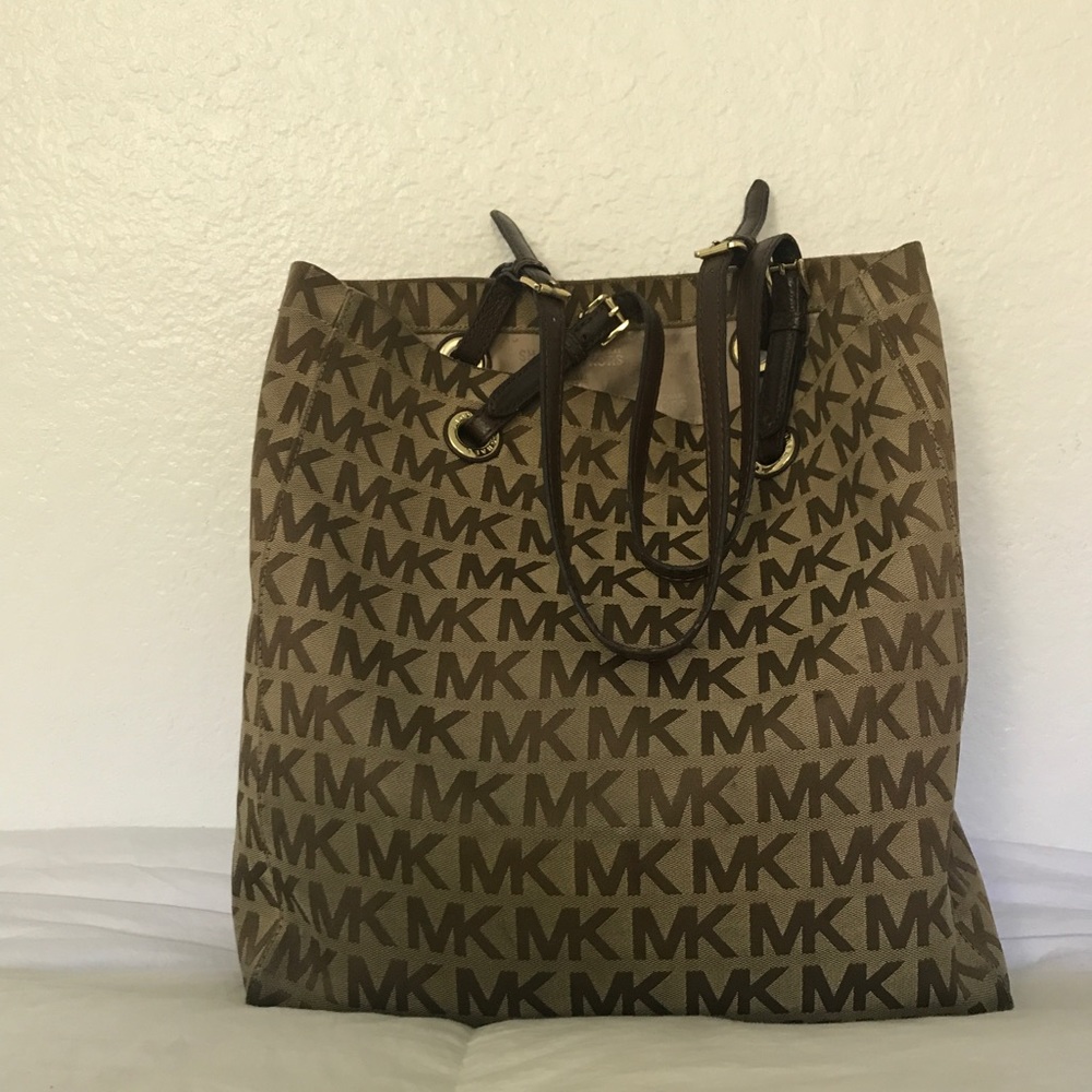 Michael kors tote